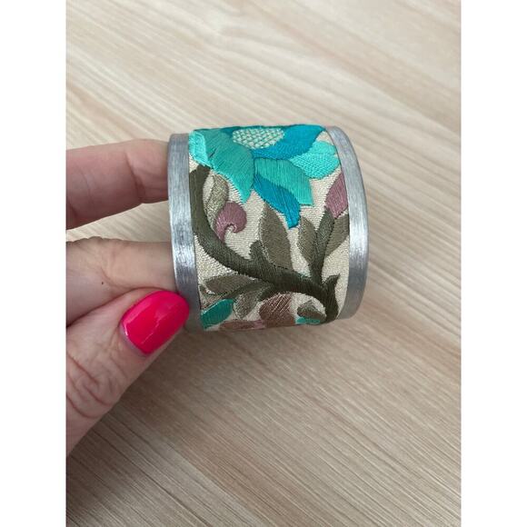 Light Pink Flower Embroidery Cuff Bracelet - Picture 2 of 6